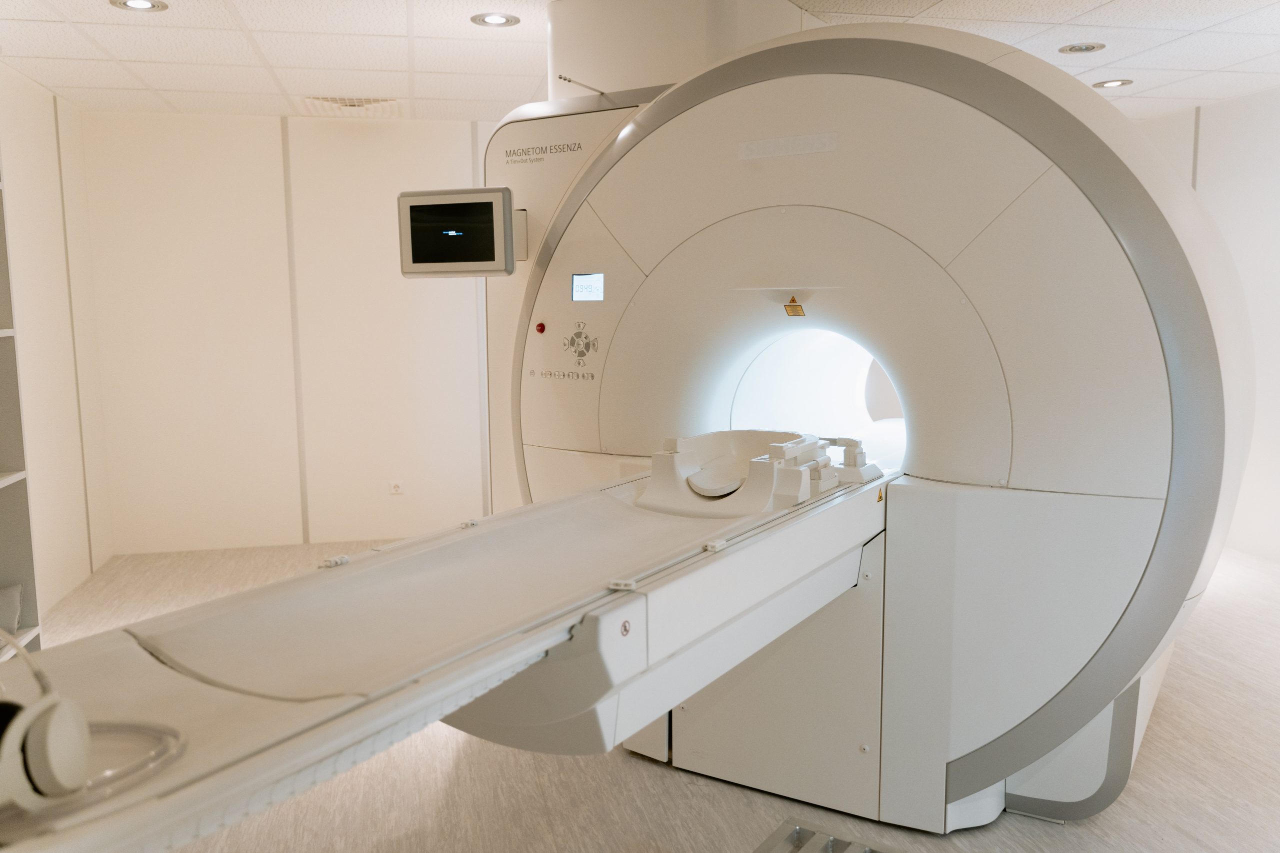 Brain tumour therapies: MRI