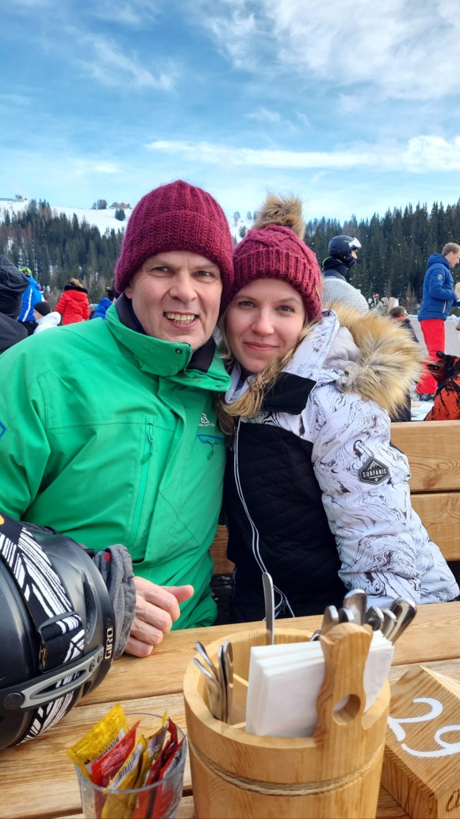 Picture of Hannah and her Dad, Grant, skiing together